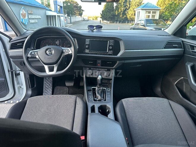 Volkswagen Jetta-7