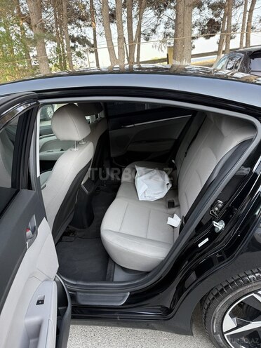Hyundai Elantra 2019, 107,393 km - 2.0 l - Bakı