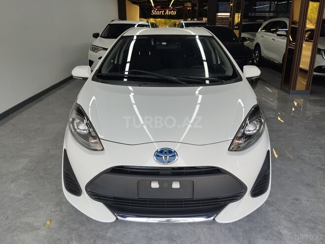 Toyota Aqua-1