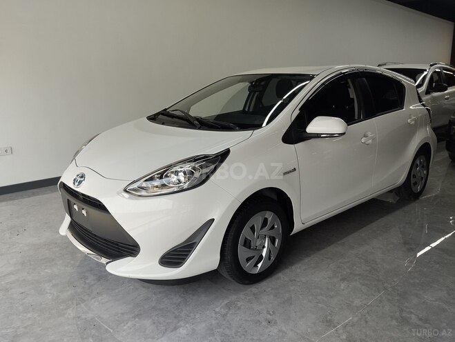 Toyota Aqua-3