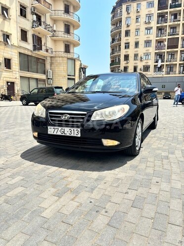 Hyundai Elantra-1
