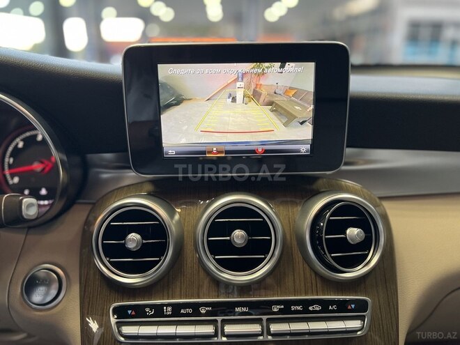 Mercedes GLC 300-16