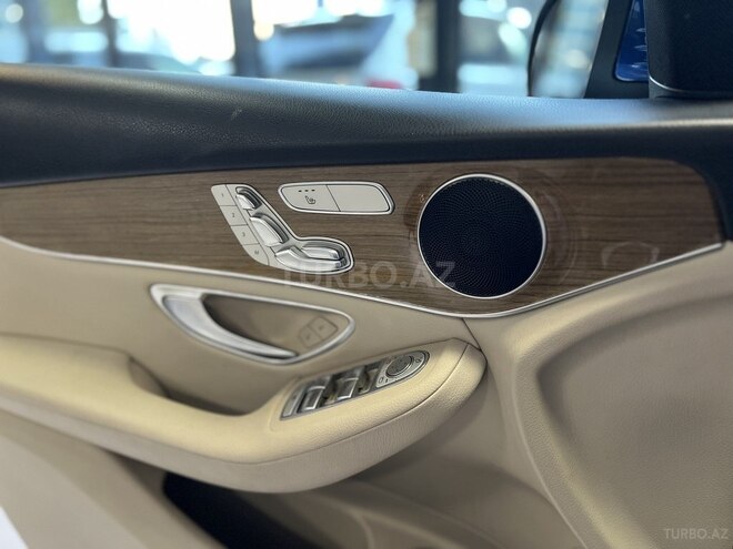 Mercedes GLC 300-15