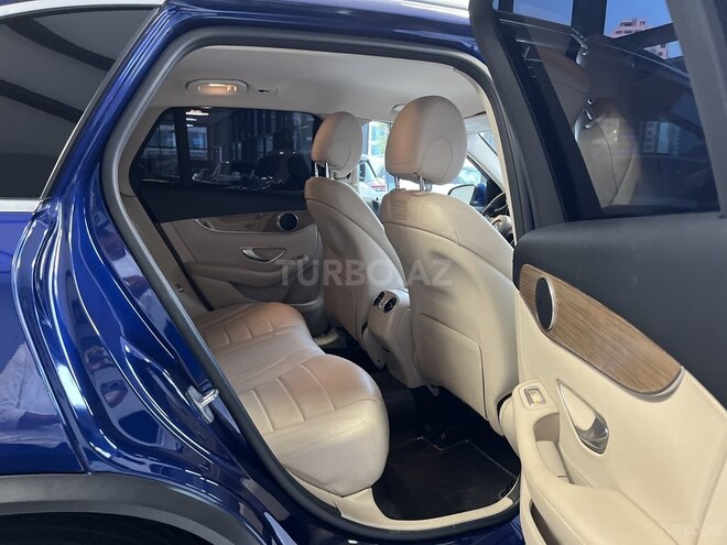 Mercedes GLC 300-11