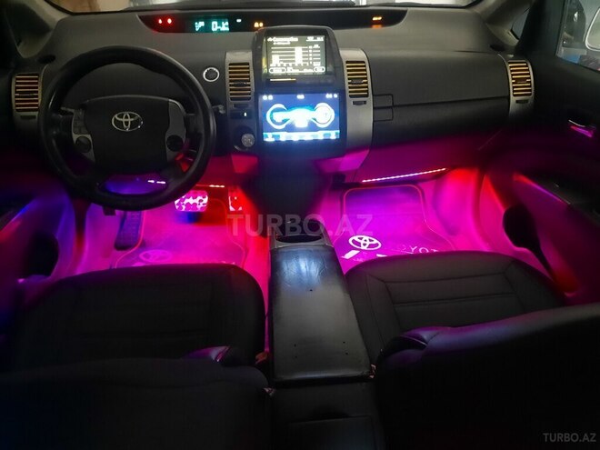 Toyota Prius-3