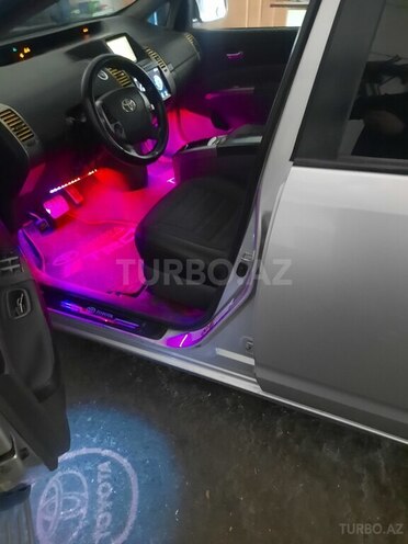 Toyota Prius-4