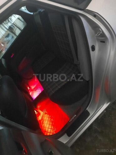 Toyota Prius-5