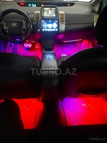 Toyota Prius-8