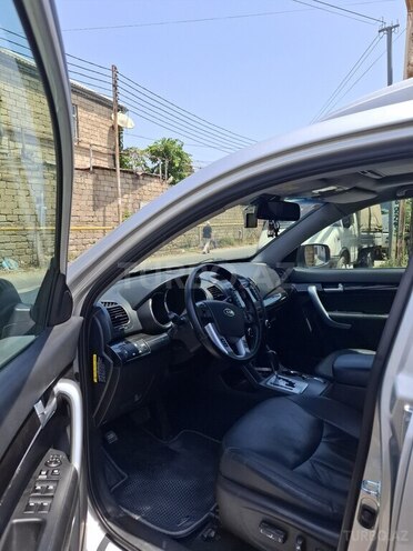 Kia Sorento-11