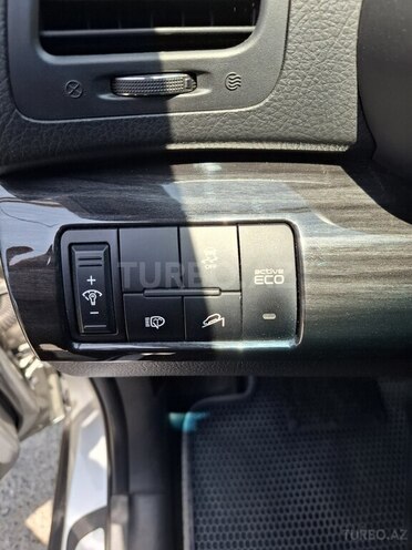 Kia Sorento-12