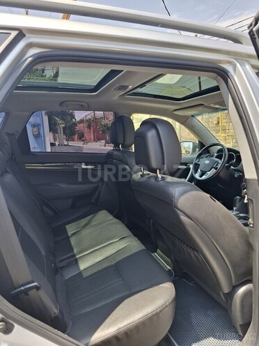 Kia Sorento-19