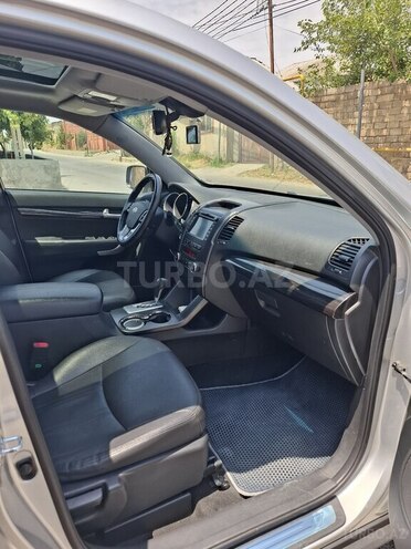 Kia Sorento-21