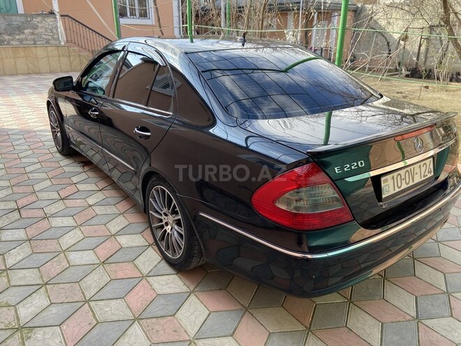 Mercedes E 220 d-13