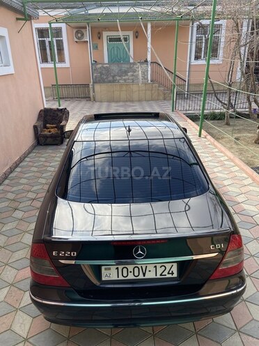 Mercedes E 220 d-6