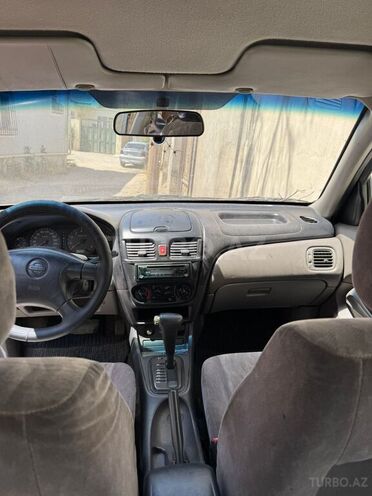 Nissan Sunny 2001, 300,000 km - 1.6 l - Bakı