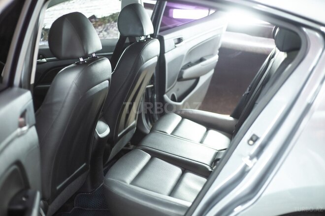 Hyundai Avante 2016, 180,000 km - 1.6 l - Sumqayıt