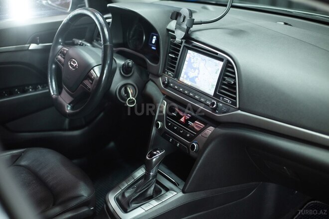 Hyundai Avante 2016, 180,000 km - 1.6 l - Sumqayıt