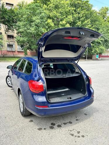 Opel Astra 2011, 305,000 km - 1.3 l - Mingəçevir