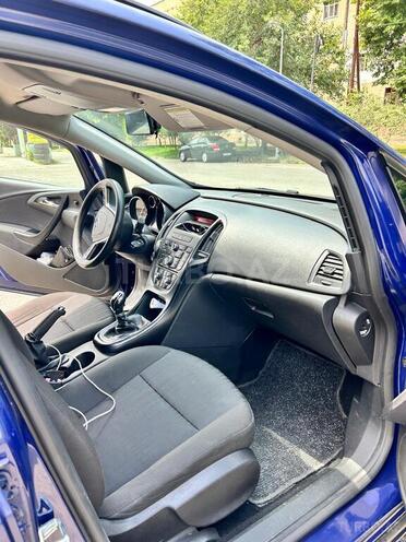 Opel Astra 2011, 305,000 km - 1.3 l - Mingəçevir
