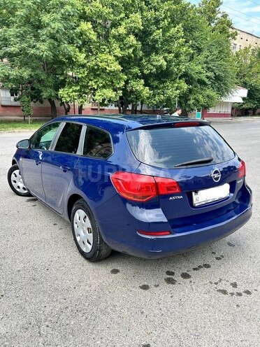 Opel Astra 2011, 305,000 km - 1.3 l - Mingəçevir