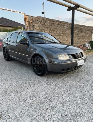 Volkswagen Jetta-1