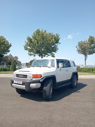 Toyota FJ Cruiser 2008, 174,000 km - 4.0 л - Bakı