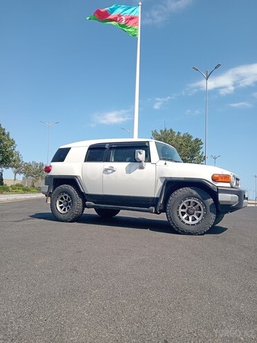 Toyota FJ Cruiser 2008, 174,000 km - 4.0 л - Bakı