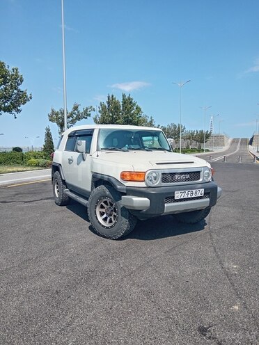 Toyota FJ Cruiser 2008, 174,000 km - 4.0 л - Bakı