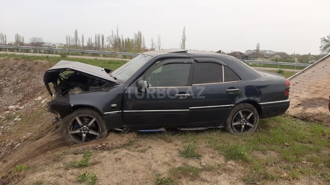 Mercedes C 200 1996, 170,000 km - 2.0 л - Bakı