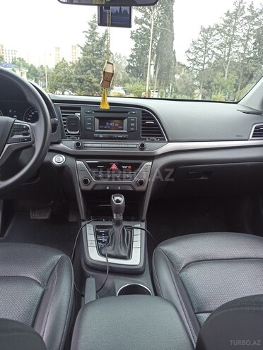 Hyundai Avante 2018, 92,000 km - 1.6 л - Bakı