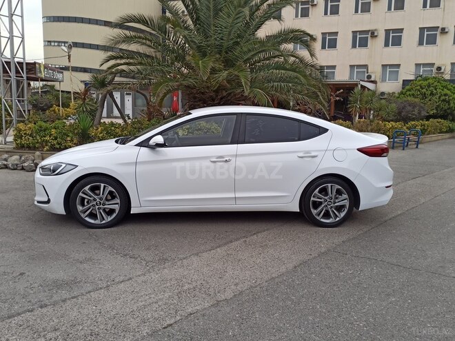 Hyundai Avante 2018, 92,000 km - 1.6 л - Bakı