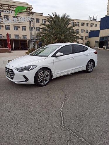Hyundai Avante 2018, 92,000 km - 1.6 л - Bakı