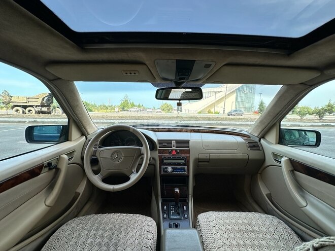 Mercedes C 230 1998, 267,000 km - 2.3 л - Sumqayıt