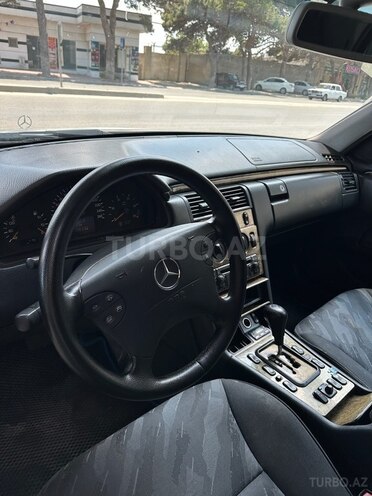 Mercedes E 270 2000, 256,332 km - 2.7 l - Bakı