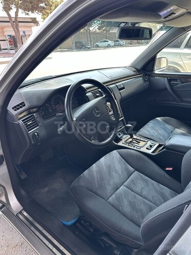 Mercedes E 270 2000, 256,332 km - 2.7 l - Bakı