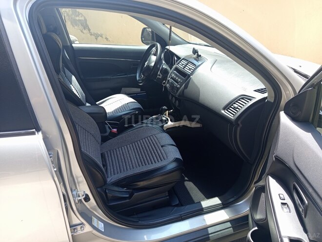 Mitsubishi ASX-2