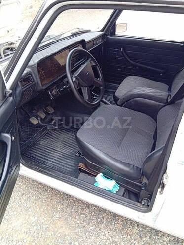LADA (VAZ) 2107 2009, 33,512 km - 1.6 l - Samux