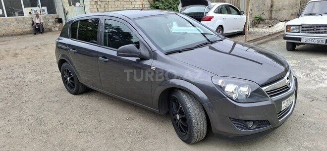 Opel Astra 2009, 199,000 km - 1.4 l - Gəncə