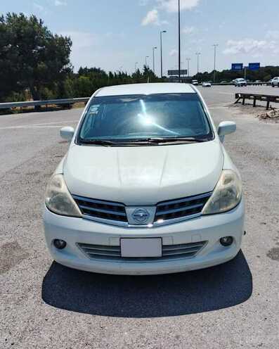 Nissan Tiida-1