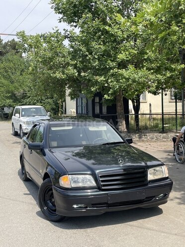 Mercedes C 180 1997, 380,000 km - 1.8 л - Qazax