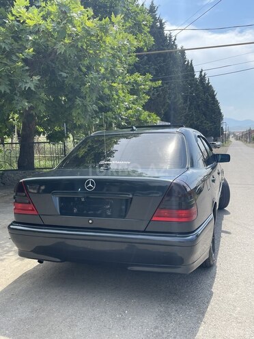 Mercedes C 180 1997, 380,000 km - 1.8 л - Qazax