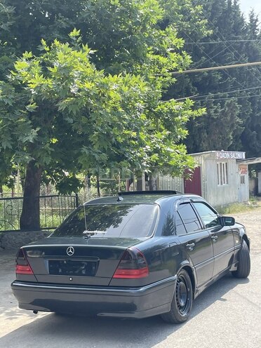 Mercedes C 180 1997, 380,000 km - 1.8 л - Qazax
