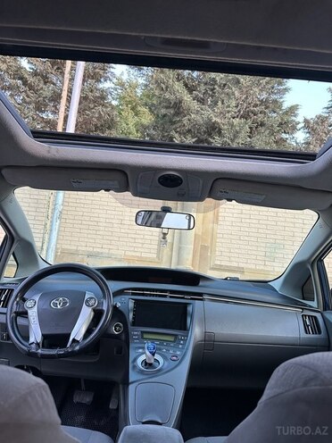 Toyota Prius-3