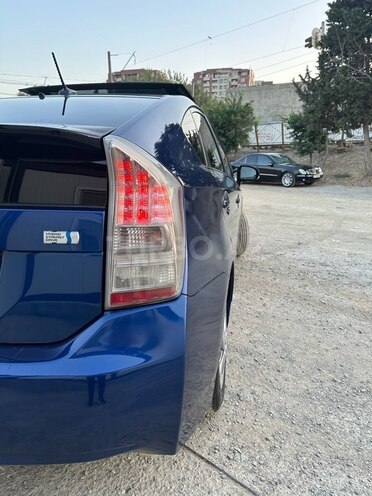 Toyota Prius-11