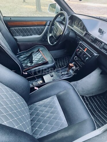 Mercedes E 220 1992, 190,000 km - 2.2 l - Balakən