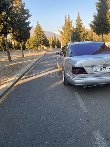 Mercedes E 220 1992, 190,000 km - 2.2 l - Balakən
