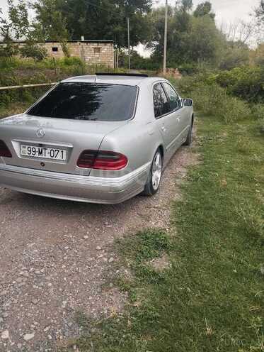Mercedes E 280 2000, 428,037 km - 2.8 l - Bərdə