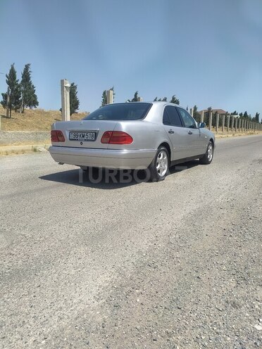 Mercedes E 230 1995, 305,000 km - 2.3 l - Bakı