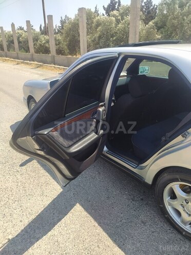 Mercedes E 230 1995, 305,000 km - 2.3 l - Bakı