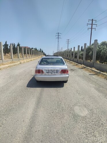 Mercedes E 230 1995, 305,000 km - 2.3 l - Bakı